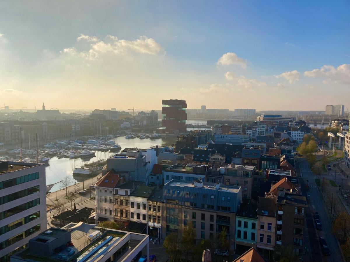 London Tower Apartments - アントウェルペン エクステリア 写真