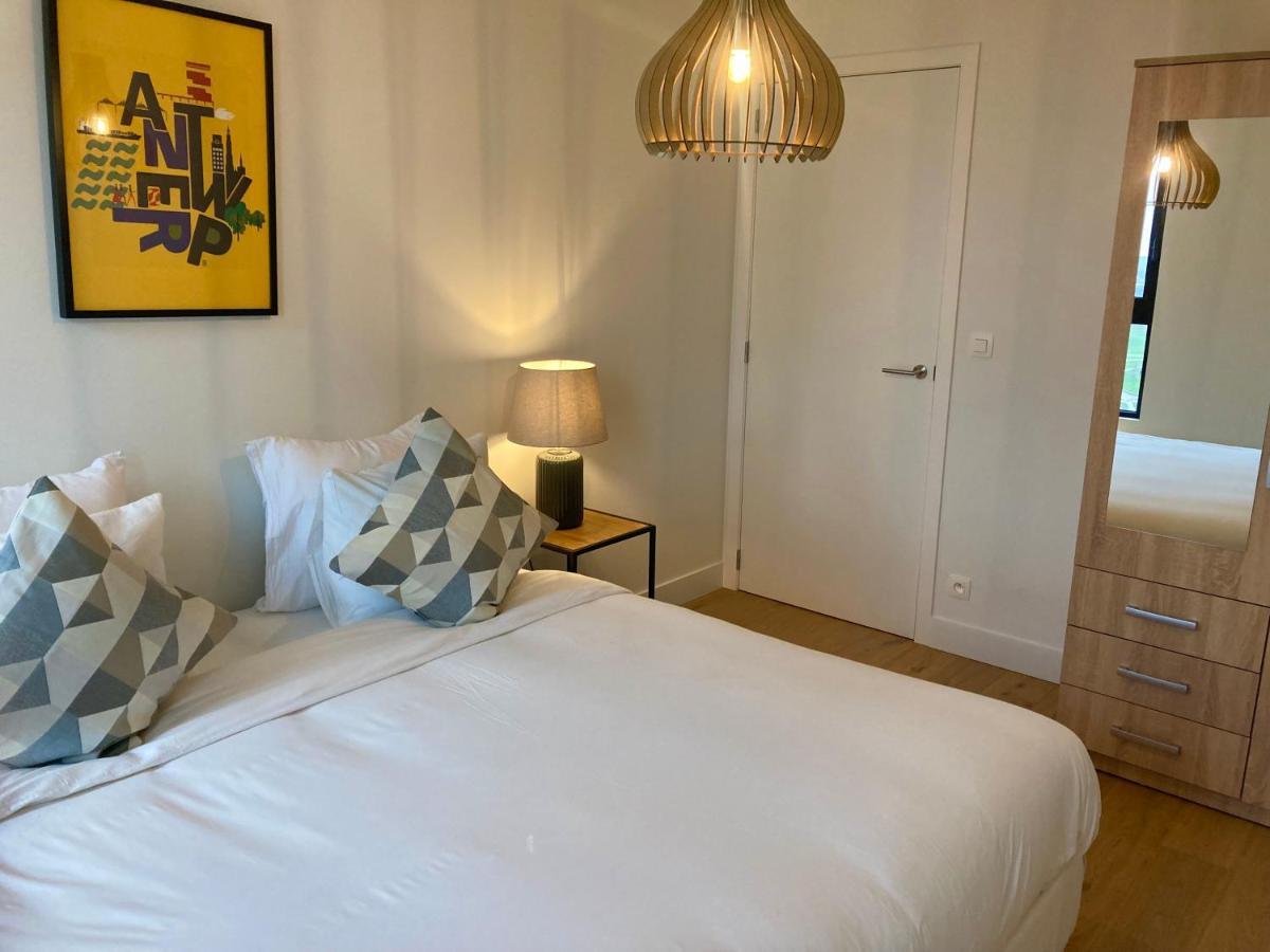 London Tower Apartments - アントウェルペン エクステリア 写真