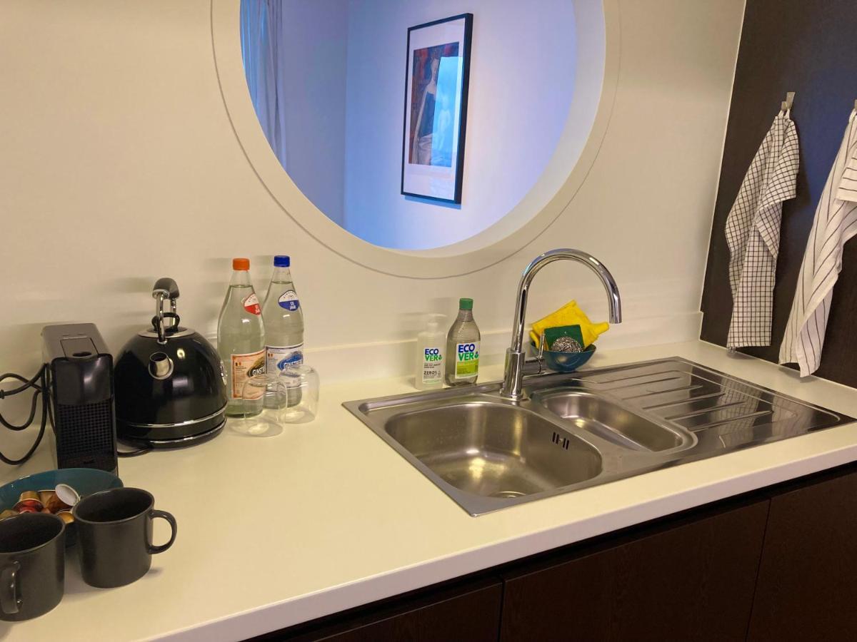 London Tower Apartments - アントウェルペン エクステリア 写真