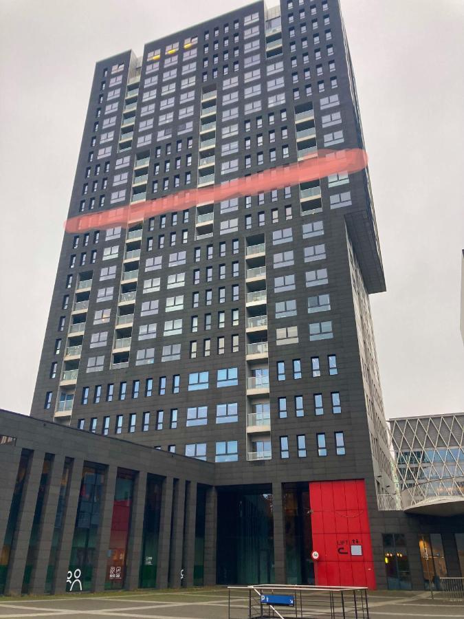 London Tower Apartments - アントウェルペン エクステリア 写真